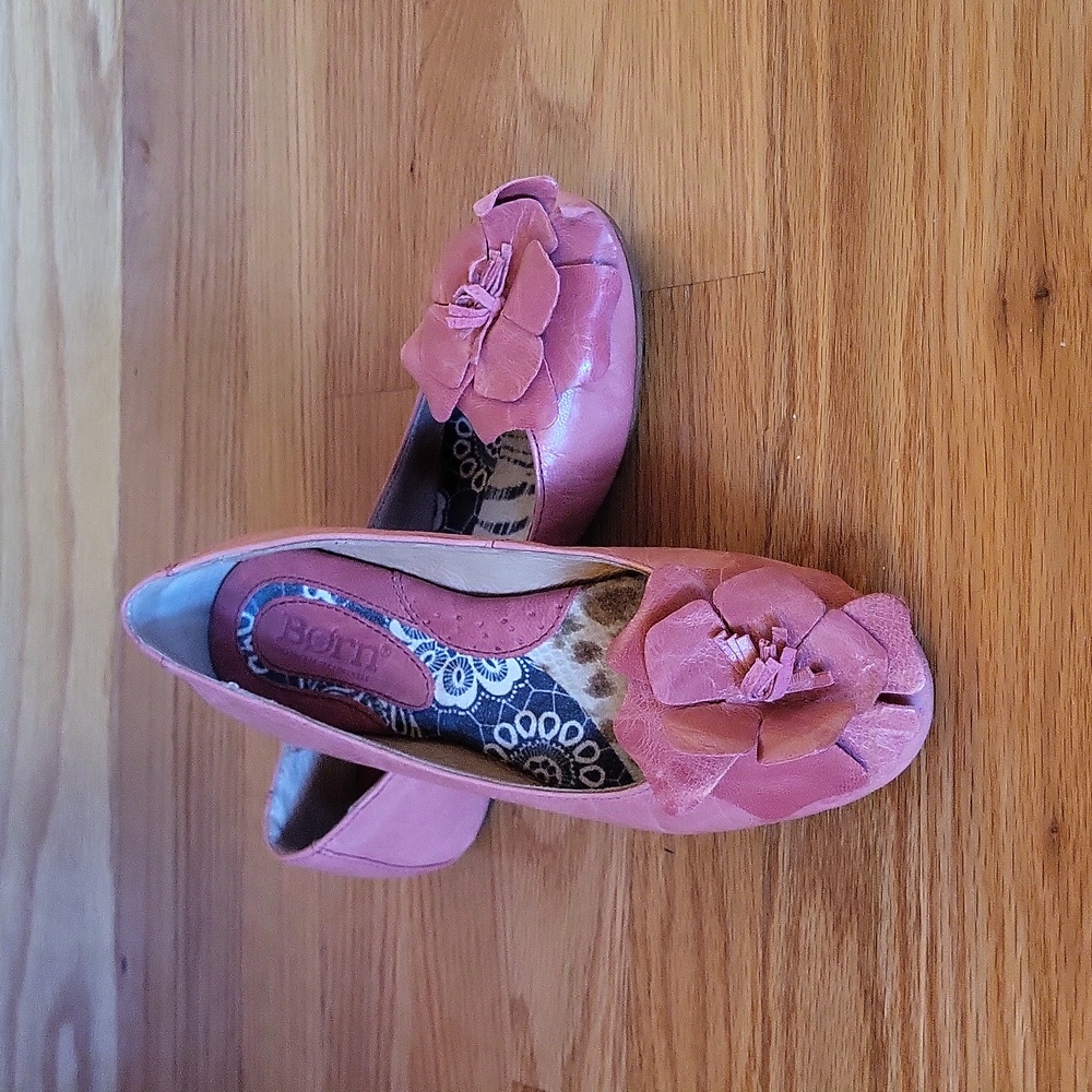 Born Size 5.5 Pink Flats With Flower Toe